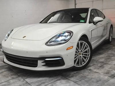 2018 Porsche Panamera 4 AWD photo
