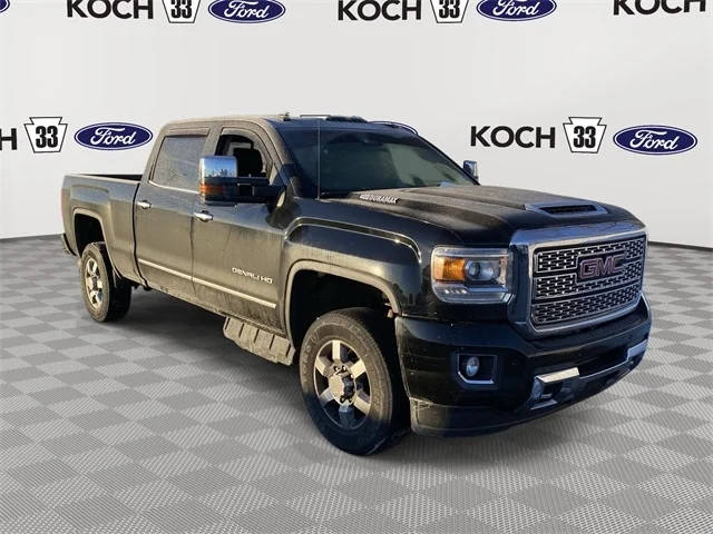 2018 GMC Sierra 3500HD Denali 4WD photo