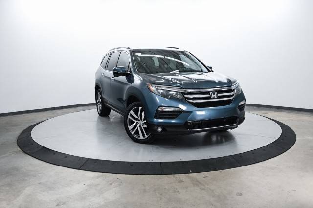 2017 Honda Pilot Touring AWD photo