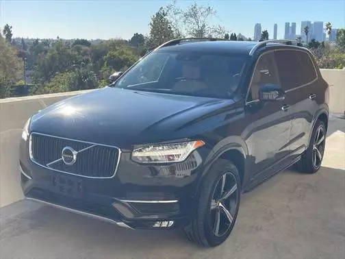 2017 Volvo XC90 Momentum AWD photo