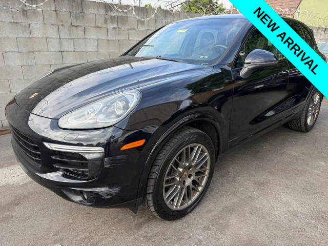 2017 Porsche Cayenne Platinum Edition AWD photo