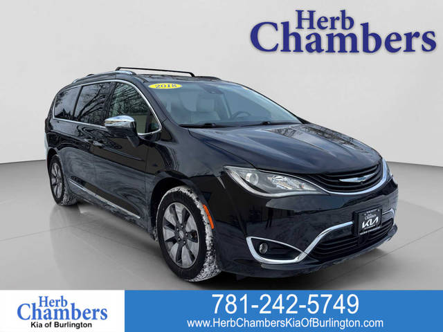 2018 Chrysler Pacifica Minivan Hybrid Limited FWD photo