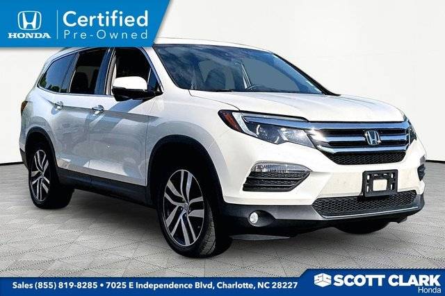 2017 Honda Pilot Touring AWD photo