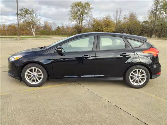 2016 Ford Focus SE FWD photo