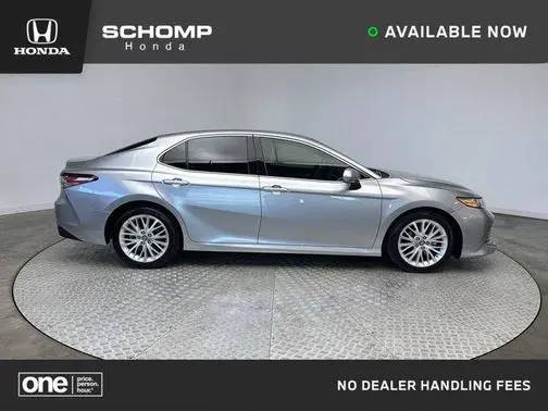 2018 Toyota Camry XLE FWD photo