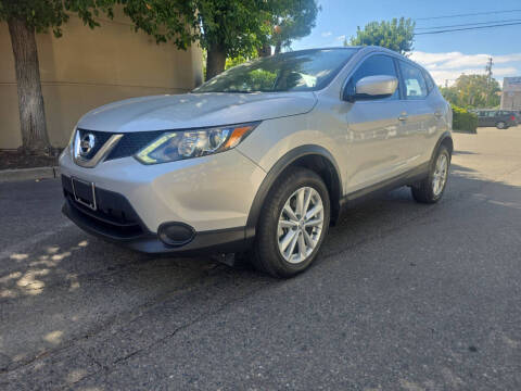 2017 Nissan Rogue Sport S AWD photo