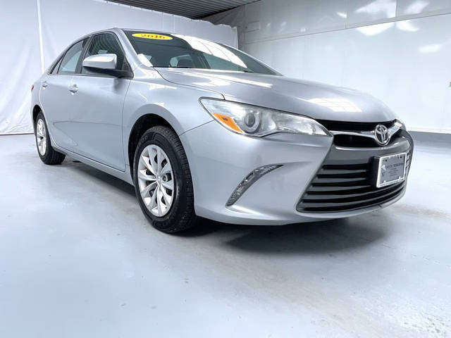 2016 Toyota Camry LE FWD photo