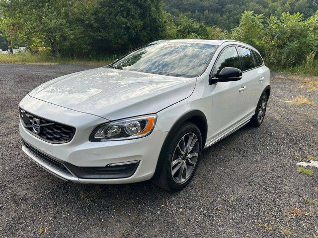 2016 Volvo V60 Cross Country T5 AWD photo
