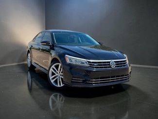 2018 Volkswagen Passat R-Line FWD photo