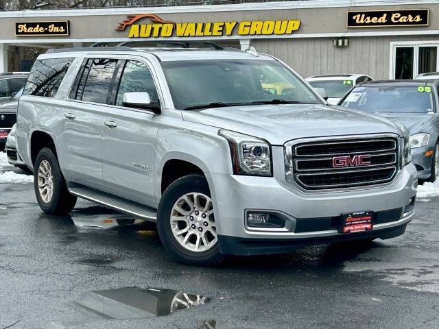 2017 GMC Yukon XL SLT 4WD photo
