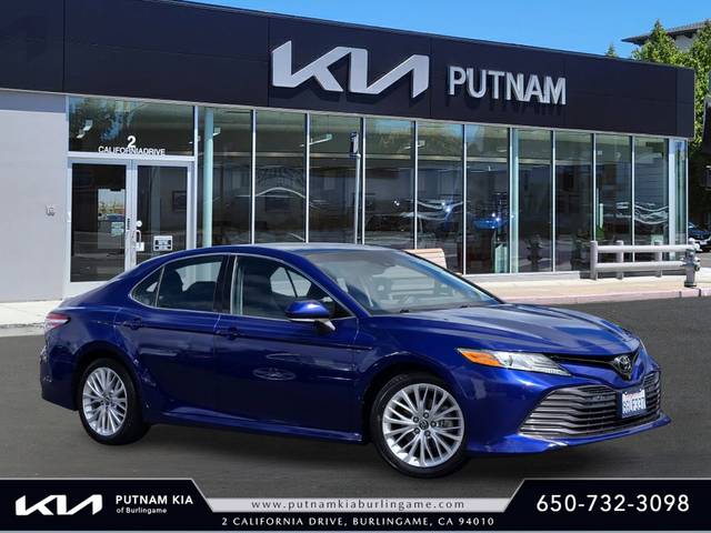 2018 Toyota Camry XLE FWD photo