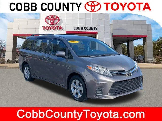 2018 Toyota Sienna LE FWD photo