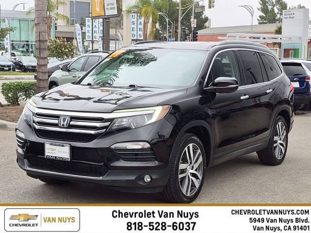 2017 Honda Pilot Touring FWD photo