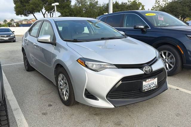 2018 Toyota Corolla LE FWD photo