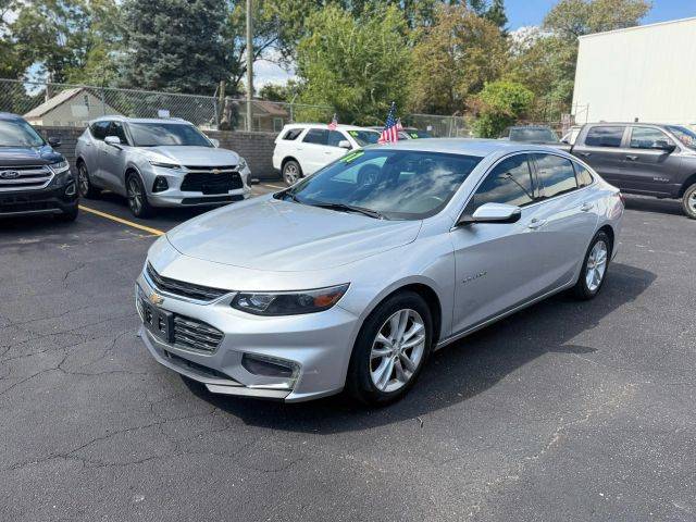 2017 Chevrolet Malibu LT FWD photo