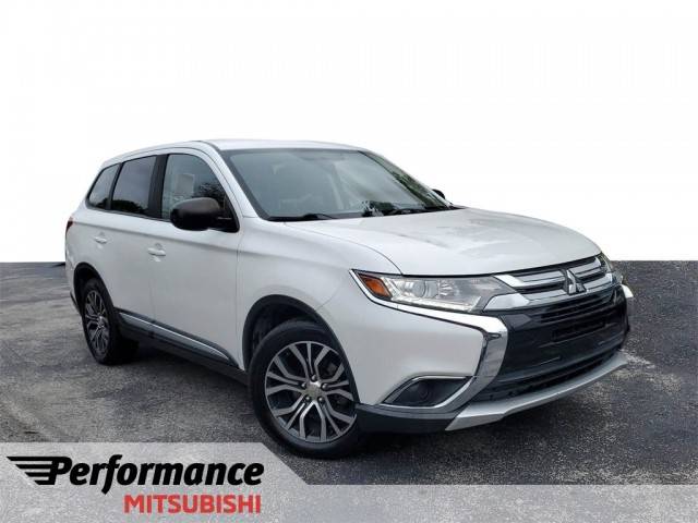 2017 Mitsubishi Outlander ES FWD photo