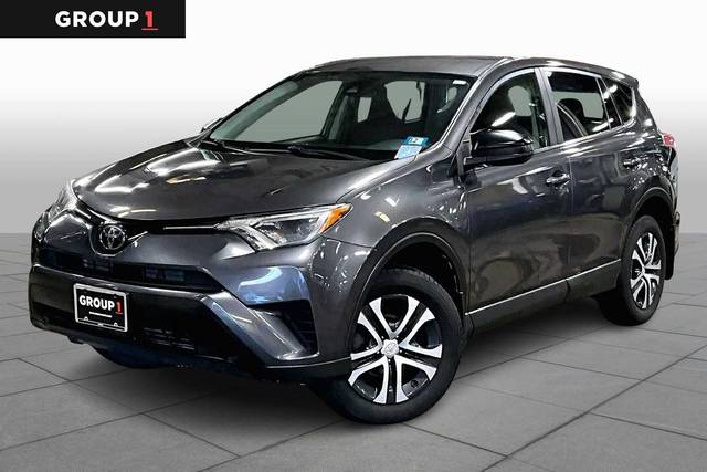 2018 Toyota RAV4 LE AWD photo
