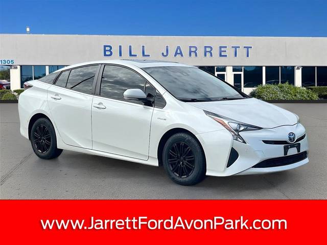 2017 Toyota Prius Three FWD photo