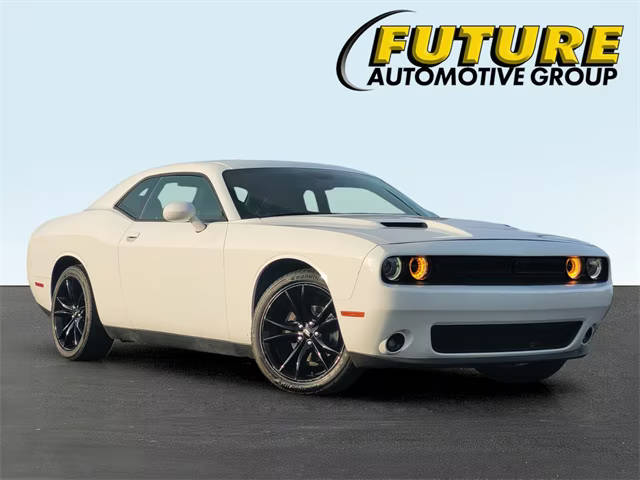 2018 Dodge Challenger SXT RWD photo