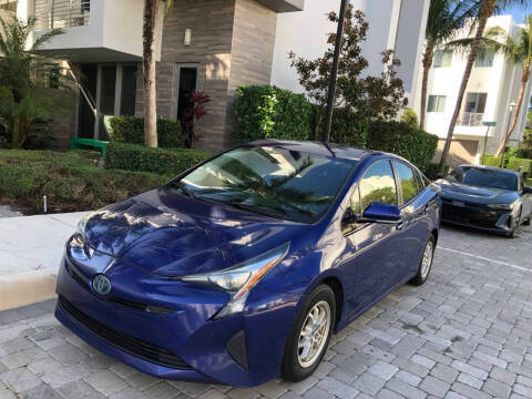 2018 Toyota Prius Two FWD photo