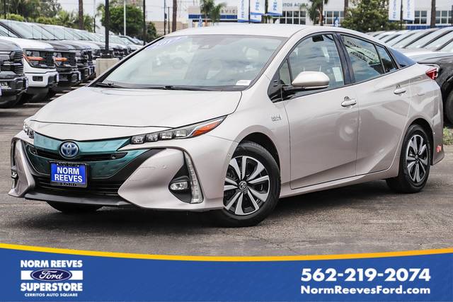 2017 Toyota Prius Prime Advanced FWD photo
