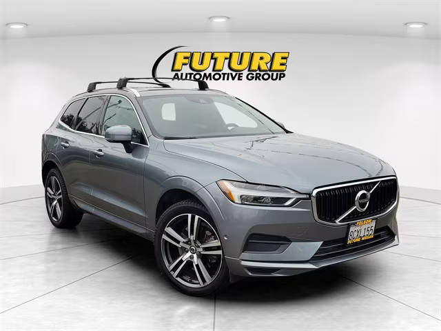 2018 Volvo XC60 Momentum AWD photo