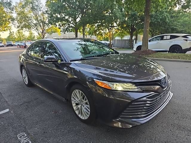 2018 Toyota Camry Hybrid XLE FWD photo