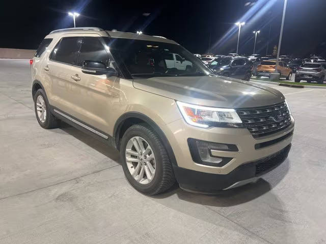 2017 Ford Explorer XLT FWD photo