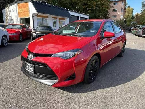 2018 Toyota Corolla LE FWD photo