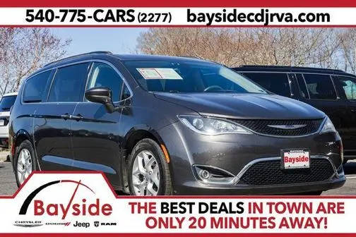 2018 Chrysler Pacifica Minivan Touring Plus FWD photo