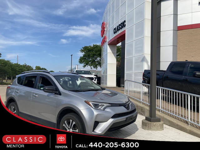 2018 Toyota RAV4 LE AWD photo