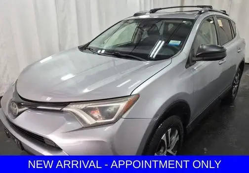 2018 Toyota RAV4 LE FWD photo