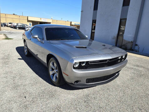 2018 Dodge Challenger SXT RWD photo