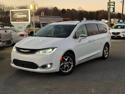 2018 Chrysler Pacifica Minivan Limited FWD photo