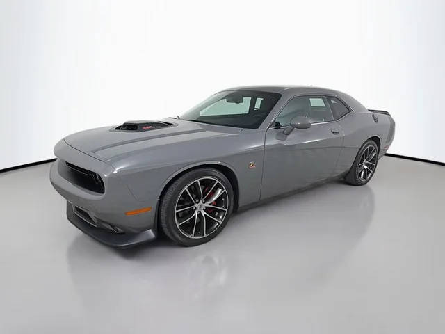 2018 Dodge Challenger 392 Hemi Scat Pack Shaker RWD photo