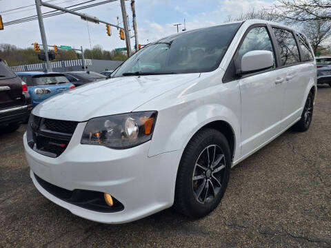 2018 Dodge Grand Caravan SXT FWD photo