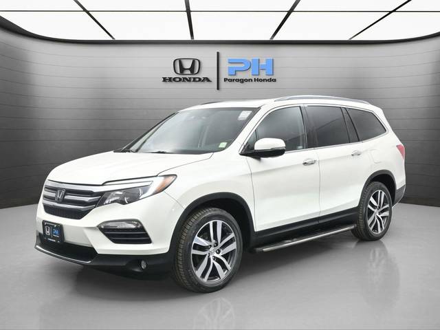 2017 Honda Pilot Touring AWD photo