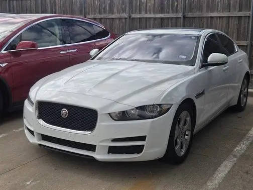 2018 Jaguar XE 25t RWD photo
