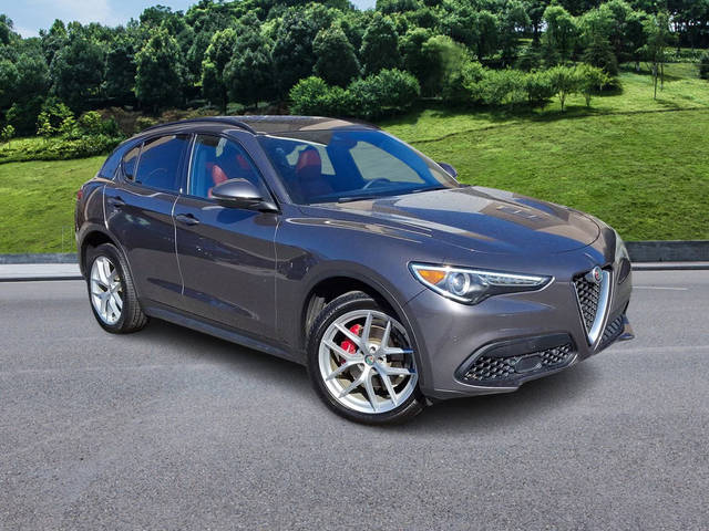 2018 Alfa Romeo Stelvio Ti Sport AWD photo