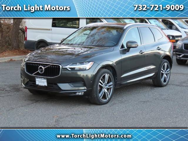 2018 Volvo XC60 Momentum AWD photo