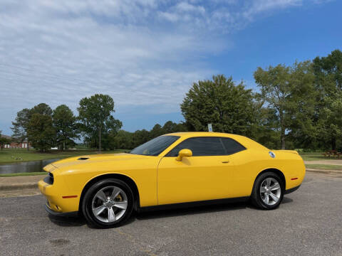 2018 Dodge Challenger SXT RWD photo