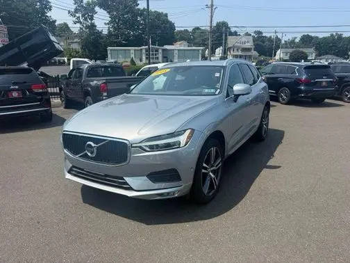 2018 Volvo XC60 Momentum AWD photo