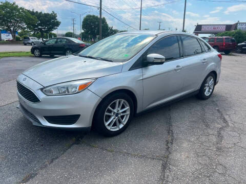 2018 Ford Focus SE FWD photo