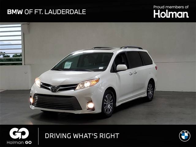 2018 Toyota Sienna XLE Premium FWD photo