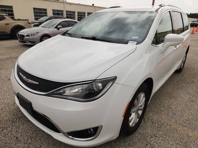 2018 Chrysler Pacifica Minivan Touring L Plus FWD photo
