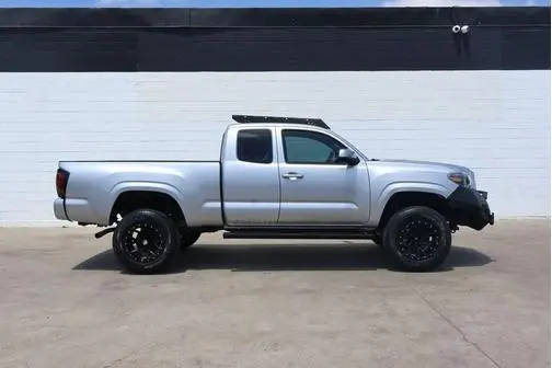 2017 Toyota Tacoma SR5 RWD photo