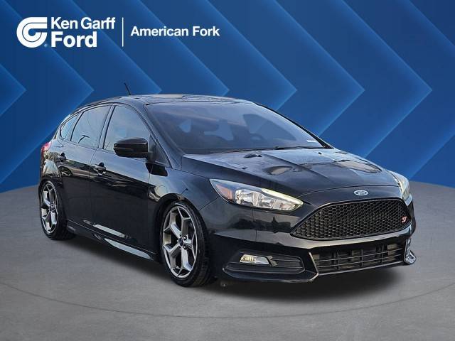 2018 Ford Focus ST FWD photo