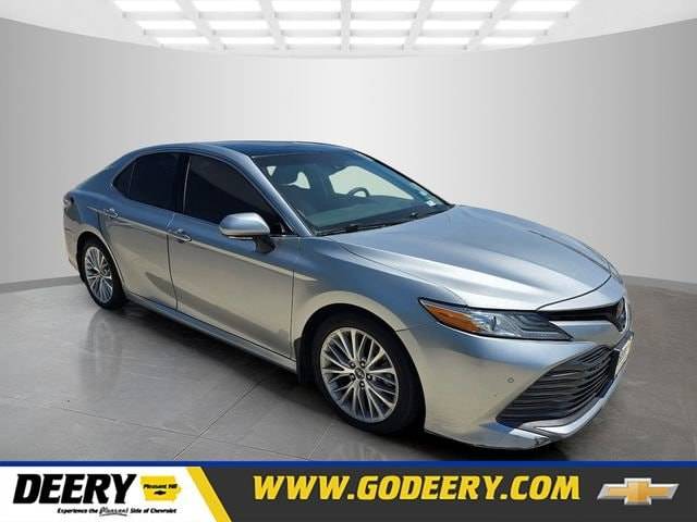 2018 Toyota Camry XLE FWD photo