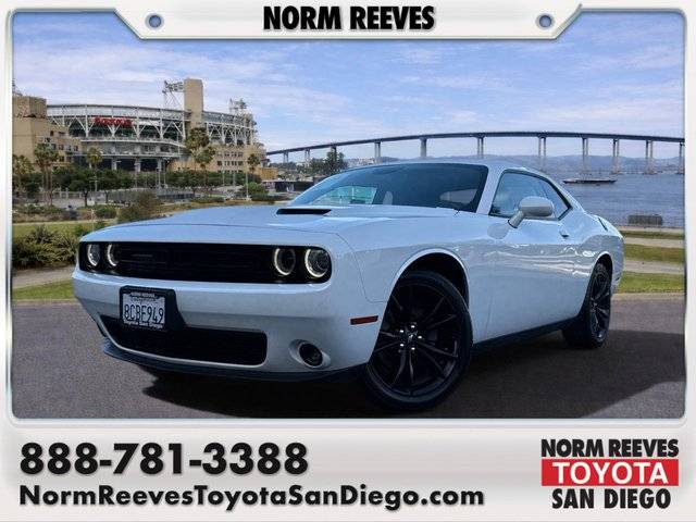 2018 Dodge Challenger SXT RWD photo
