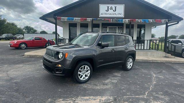 2017 Jeep Renegade Latitude 4WD photo